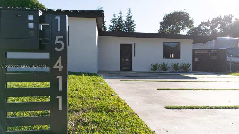 15411 NE 10th Ave, North Miami Beach FL 33162