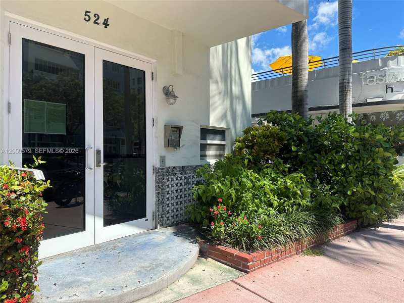 524 Washington Ave # 208, Miami Beach FL 33139
