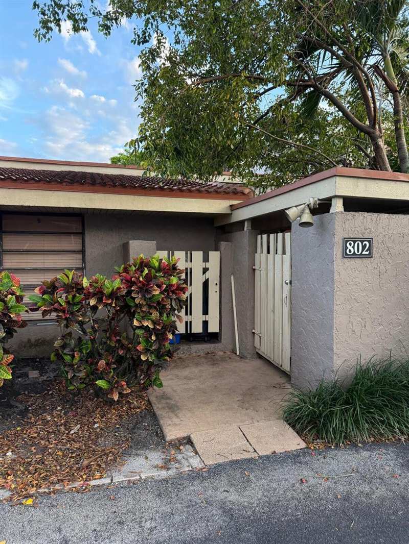 802 Saint Andrews Road # 15, Hollywood FL 33021