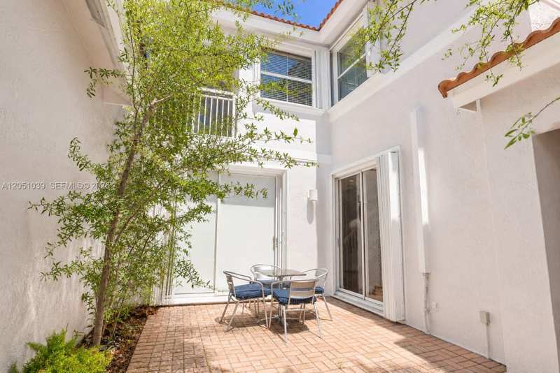 1115 Weeping Willow Way, Hollywood FL 33019