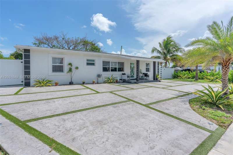2830 NW 156th St, Miami Gardens FL 33054