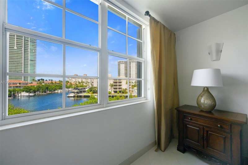 19999 E Country Club Dr # 1406, Aventura FL 33180