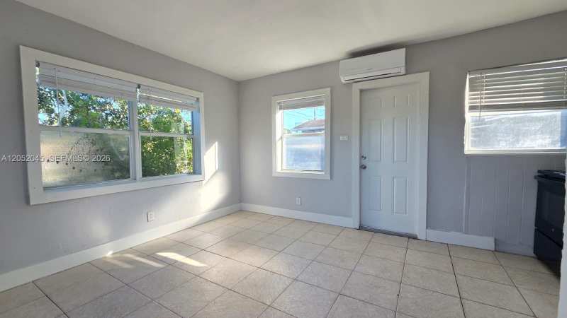 1430 NW 7th St, Fort Lauderdale FL 33311