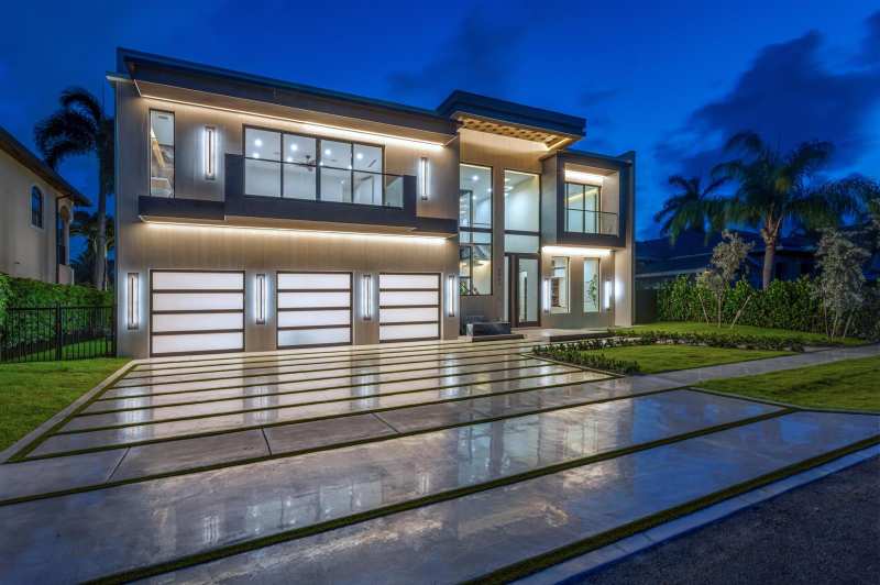 2441 NE 48th Court, Lighthouse Point FL 33064