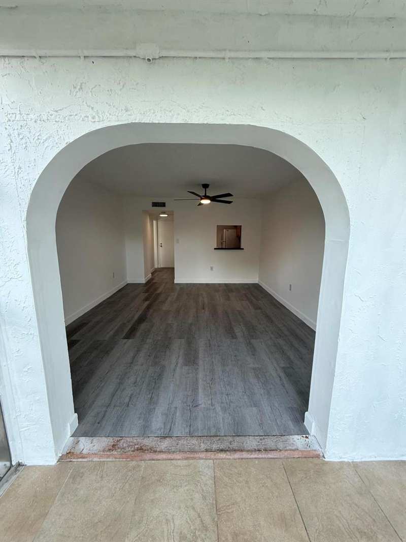 4324 NW 9th Avenue # 3c, Deerfield Beach FL 33064