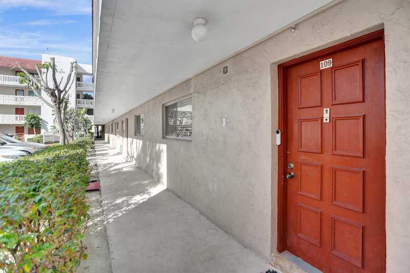 3601 Inverrary Drive # 109, Lauderhill FL 33319