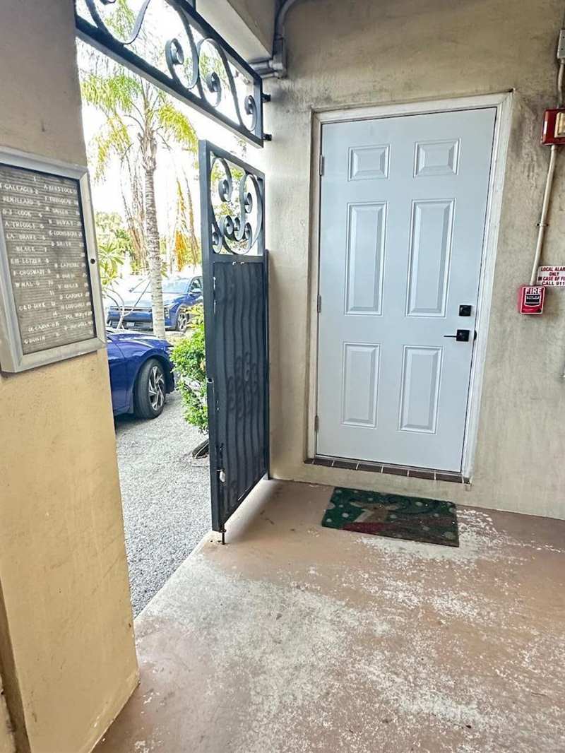 348 S Federal Highway # 10, Dania Beach FL 33004