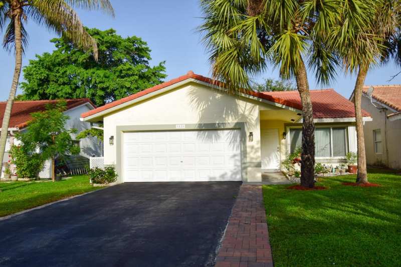 1520 NW 97th Avenue, Coral Springs FL 33071