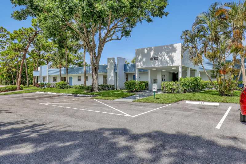 4575 LUCERNE LAKES Boulevard # 103, Lake Worth FL 33467