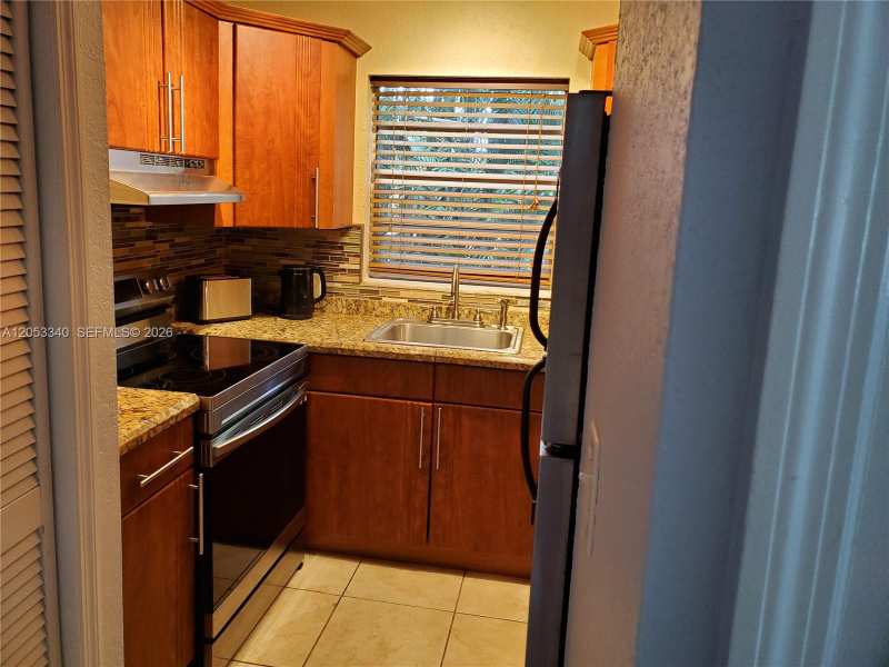 1300 Moffett St # 108, Hallandale Beach FL 33009