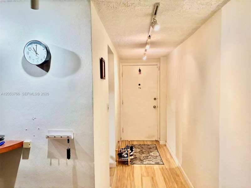 3660 NE 166th St # 415, North Miami Beach FL 33160