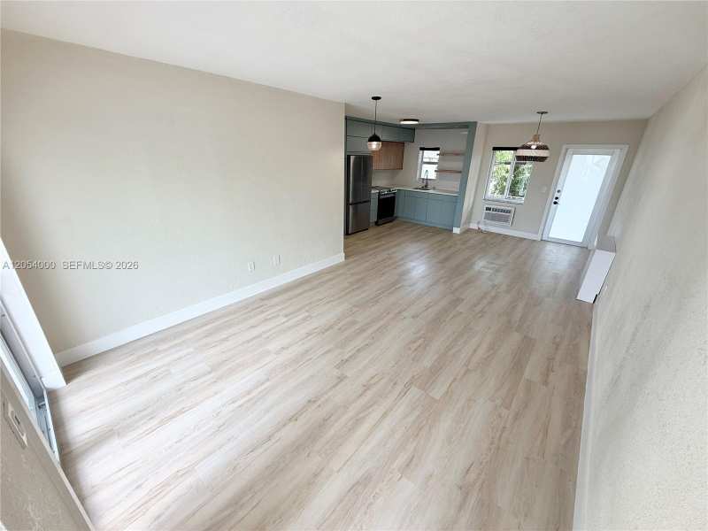 641 Espanola Way # 17, Miami Beach FL 33139