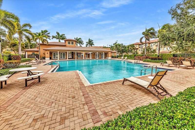 995 SW 147th Ave # 2514, Pembroke Pines FL 33027