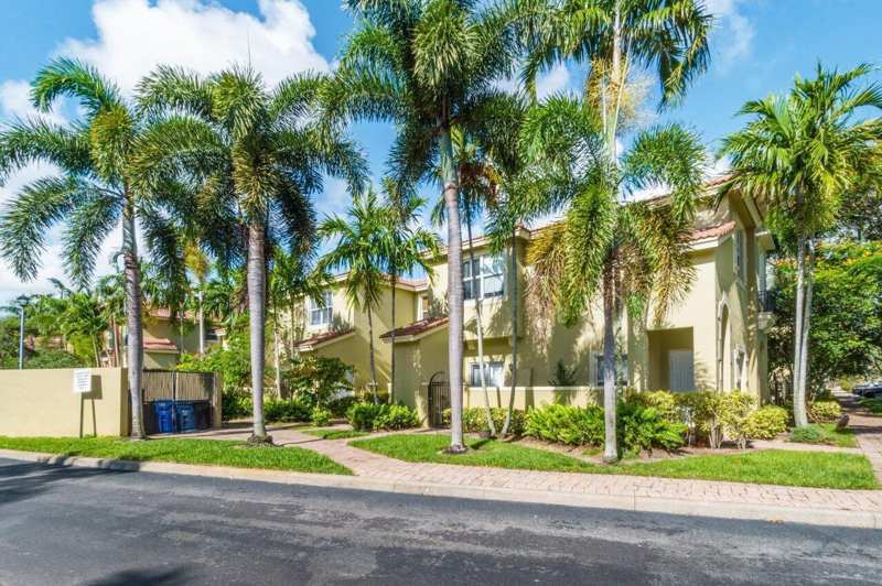 406 Lake Monterey Circle, Boynton Beach FL 33426