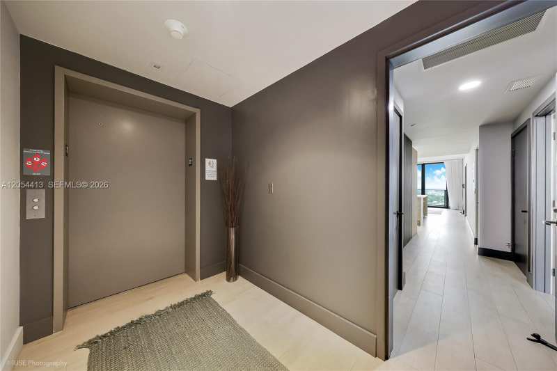 16385 Biscayne Blvd # 2205, North Miami Beach FL 33160