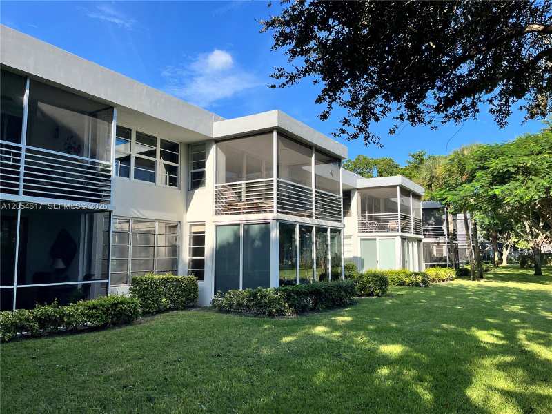 4280 Oaks Ter # 203, Pompano Beach FL 33069