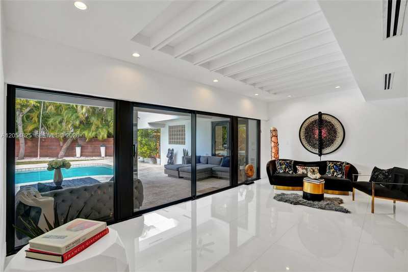 19130 NE 21st Ave, North Miami Beach FL 33179
