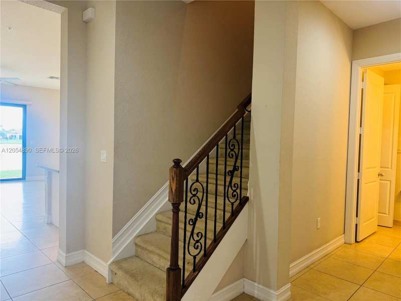 1409 SW 113th Ave, Pembroke Pines FL 33025