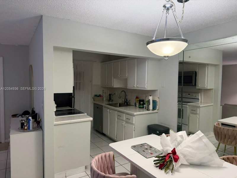 2420 Diana Dr # 302, Hallandale Beach FL 33009