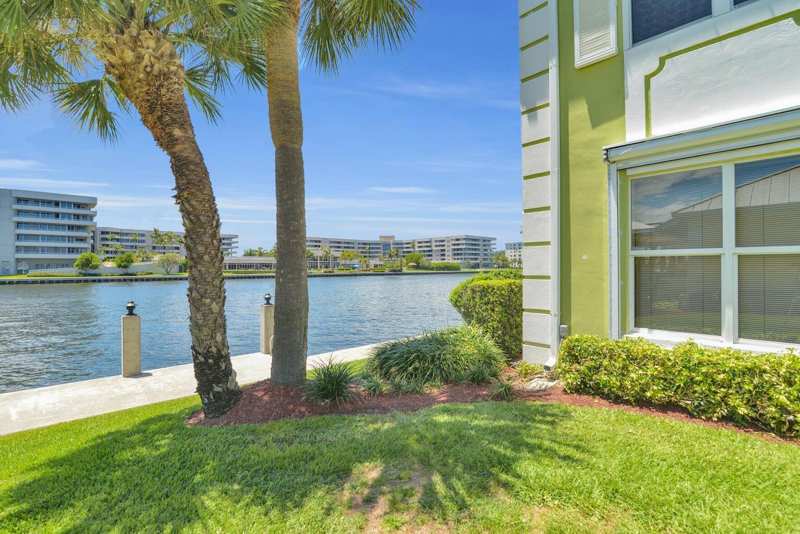 1704 DEL HAVEN Drive # B, Delray Beach FL 33483