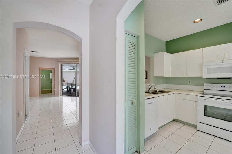 4025 Fern Forest Rd, Cooper City FL 33026