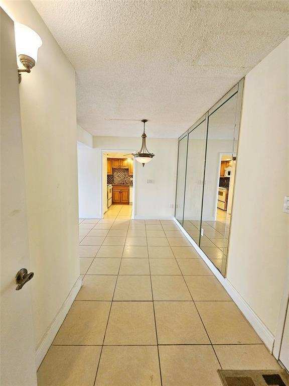 4172 INVERRARY Drive # 410, Lauderhill FL 33319