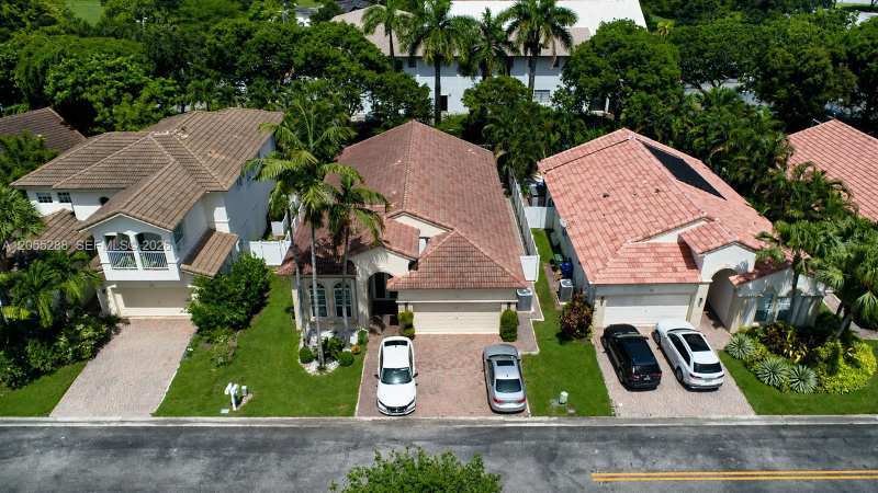 1773 NW 72nd Way, Pembroke Pines FL 33024
