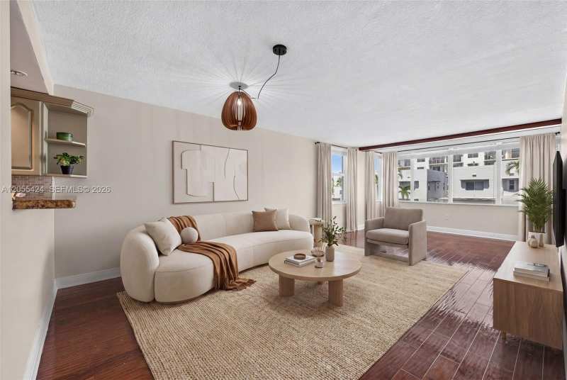 8233 Harding Ave # 208, Miami Beach FL 33141
