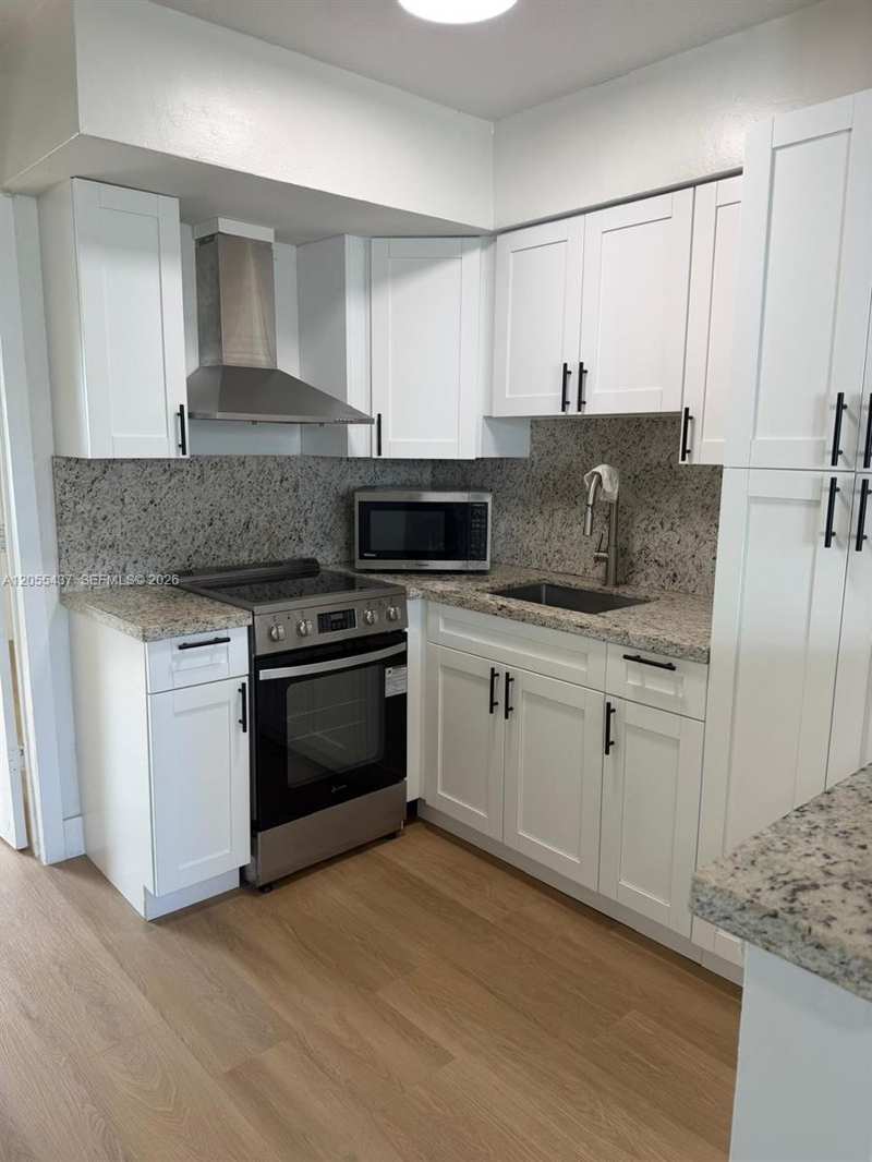 101 SE 4th Ave # 6, Hallandale Beach FL 33009