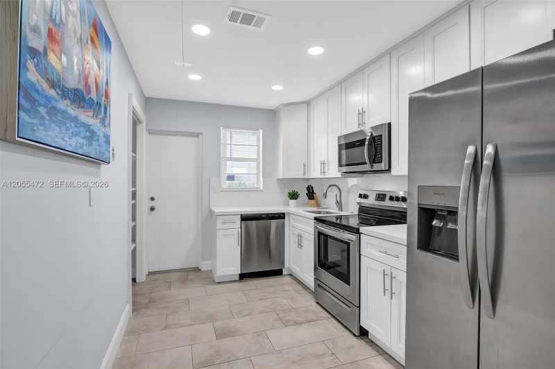 2160 NE 56th St # 2, Fort Lauderdale FL 33308