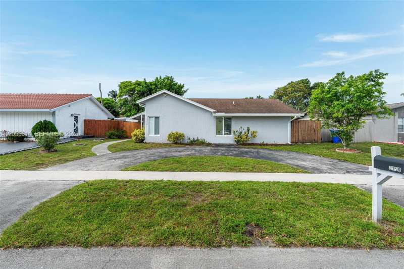 8250 SW 3rd Pl, North Lauderdale FL 33068