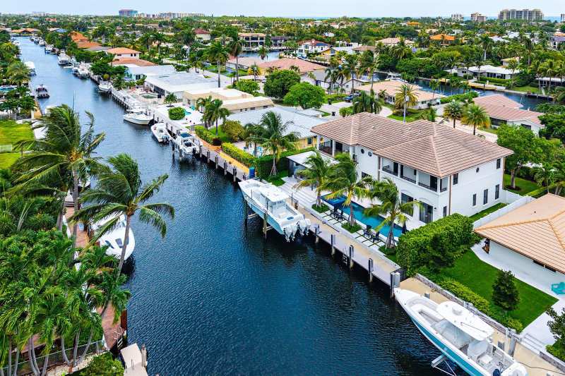 4001 NE 24TH Avenue, Lighthouse Point FL 33064