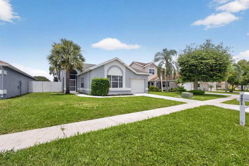3871 Circle Lake Drive, West Palm Beach FL 33417