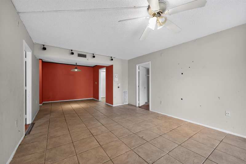 4172 INVERRARY Drive # 309, Lauderhill FL 33319