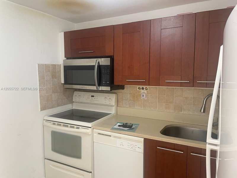 3522 NE 171st St # 206, North Miami Beach FL 33160