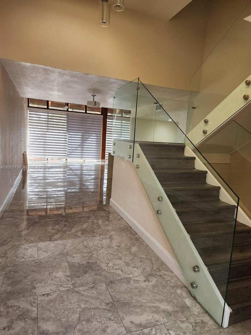 11130 N Lakeview Dr # 1, Pembroke Pines FL 33026
