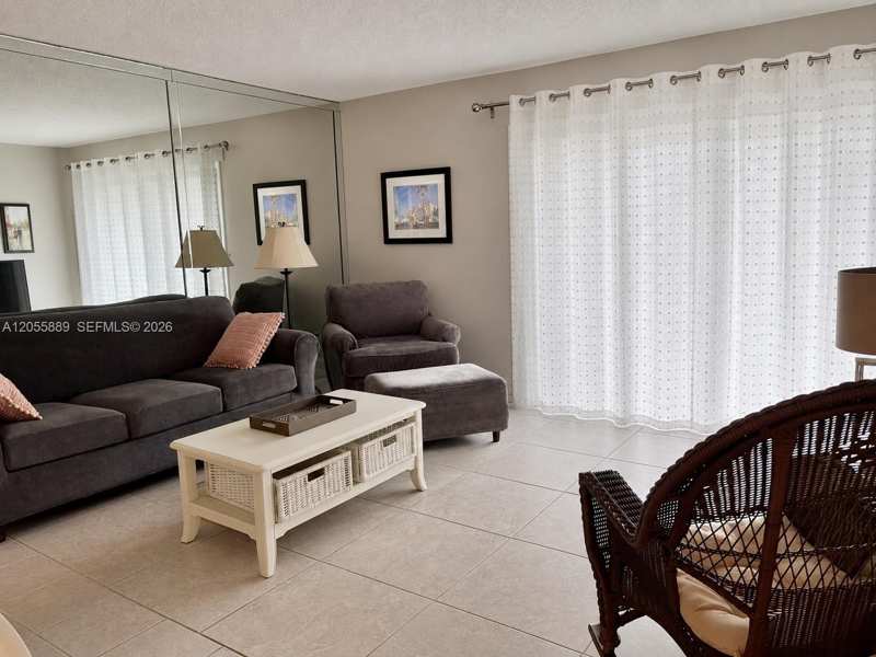 306 Circle Dr S # 203, Boynton Beach FL 33435