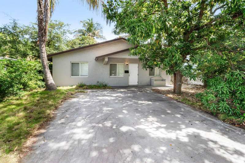 417 UPLAND Road, West Palm Beach FL 33401
