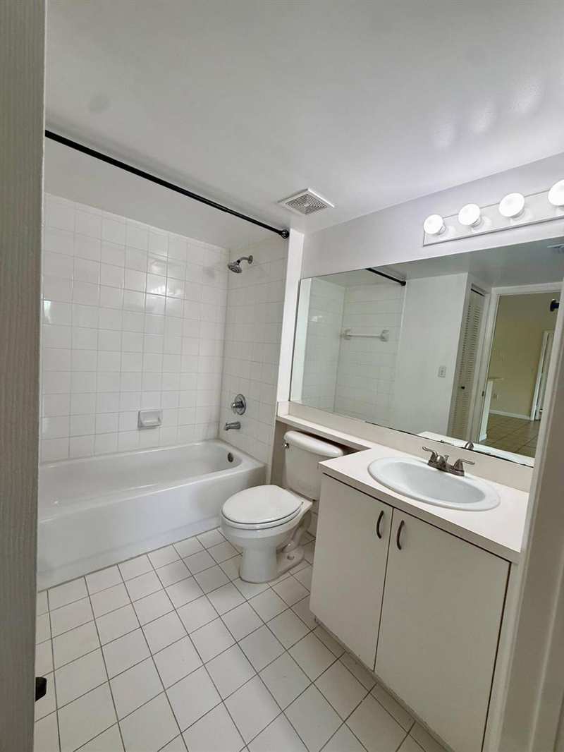 3840 Lyons Road # 305, Coconut Creek FL 33073