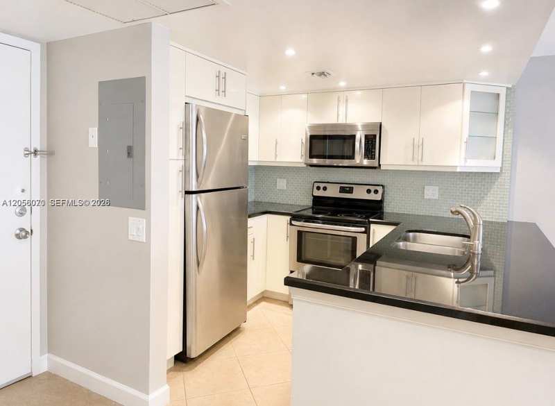 2000 Atlantic Shores Blvd # 316, Hallandale Beach FL 33009