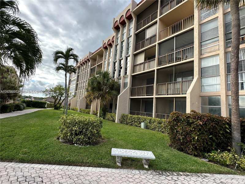 2000 Atlantic Shores Blvd # 404, Hallandale Beach FL 33009