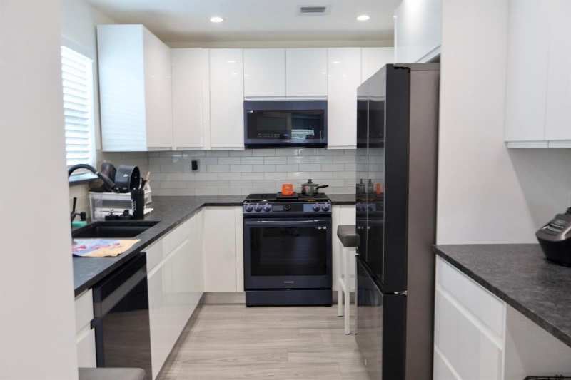 121 SE 14TH Street, Pompano Beach FL 33060