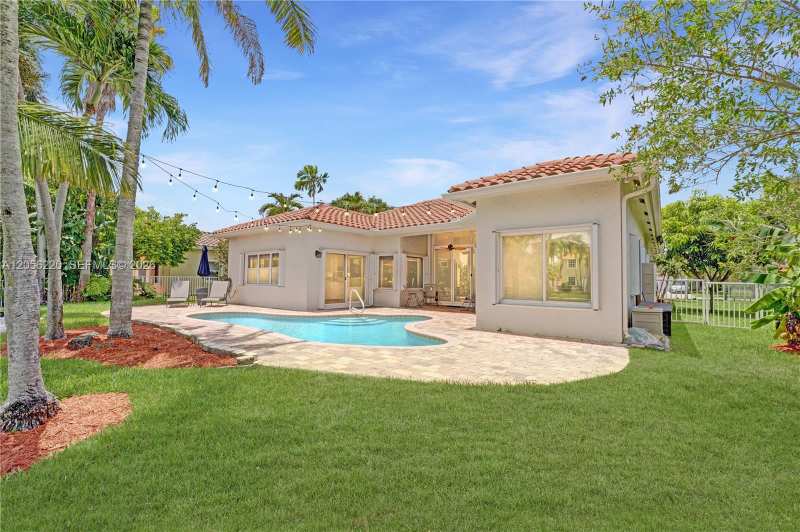 16428 NW 14th St, Pembroke Pines FL 33028