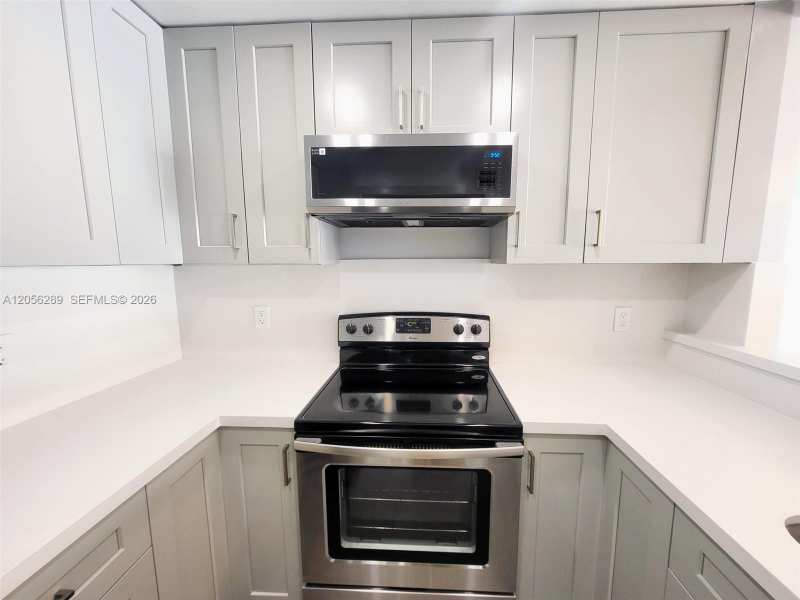 601 Three Islands Blvd # 411, Hallandale Beach FL 33009