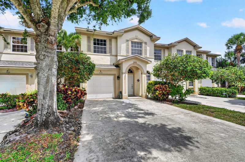 308 SPRUCE Street, Boynton Beach FL 33426