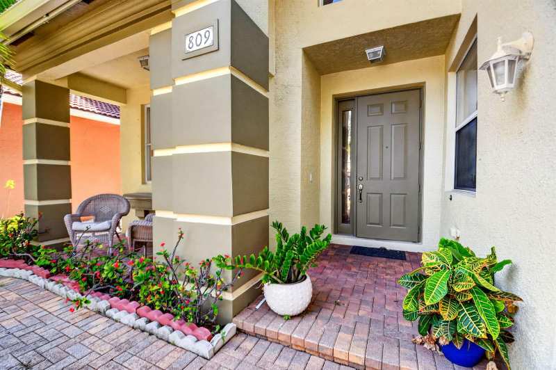 809 Triana Street, West Palm Beach FL 33413