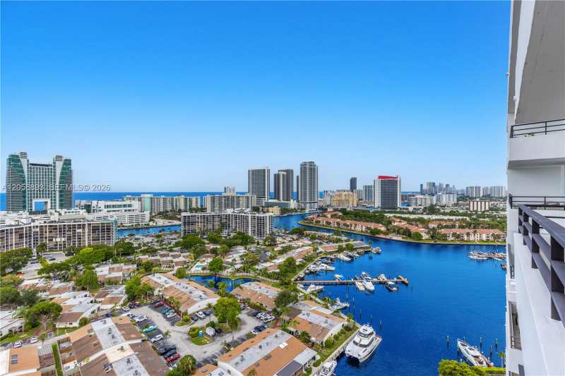 2500 PARKVIEW DR # 2405, Hallandale Beach FL 33009