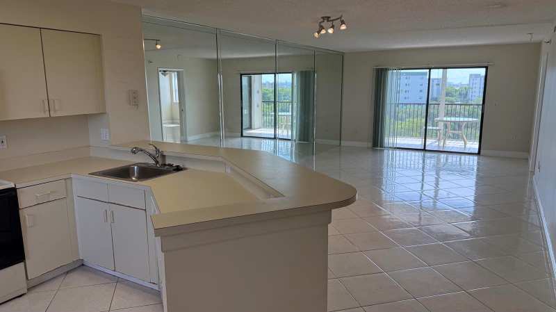 2334 S Cypress Bend Drive # 802, Pompano Beach FL 33069