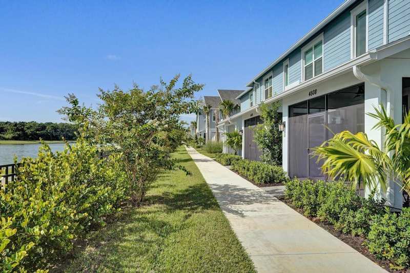 4508 Longwood Lake Square, Westlake FL 33470