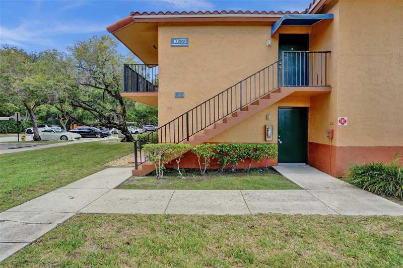 10773 CLEARY Boulevard # 111, Plantation FL 33324